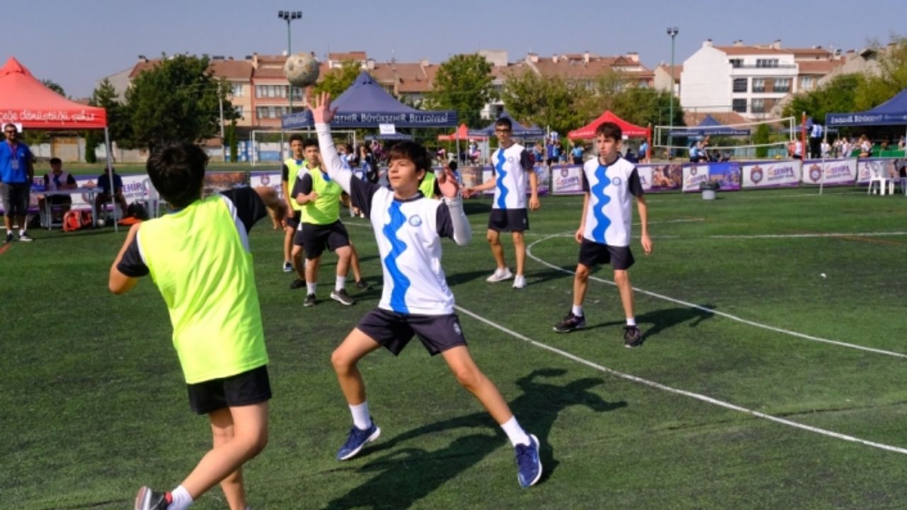 Sporcular 2 Eylül için sahada