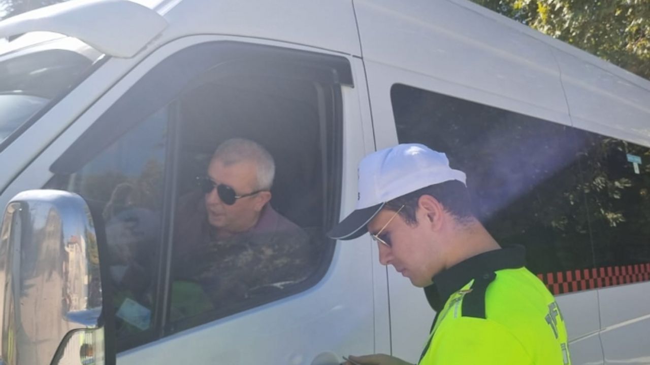 Eskişehir polisi 35 okul servisini denetlendi