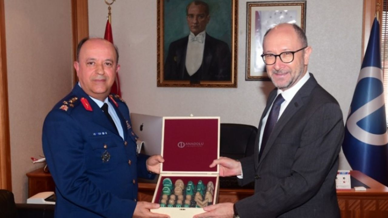 Orgeneral Güneykaya'dan Rektör Erdal’a iadeiziyaret