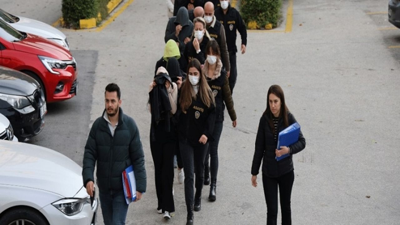 2 Milyon vurgun yapan 8 şüpheli tutuklandı