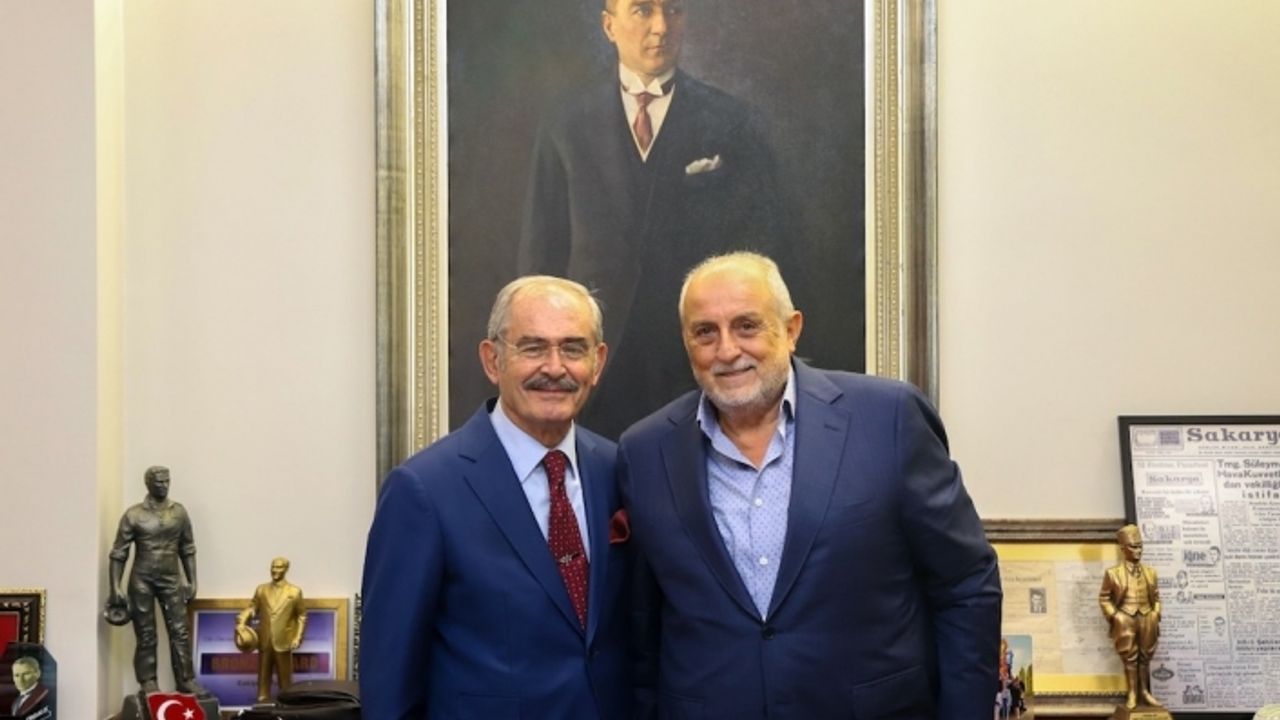 Avni Ongurlar'dan Başkan Büyükerşen'e ziyaret