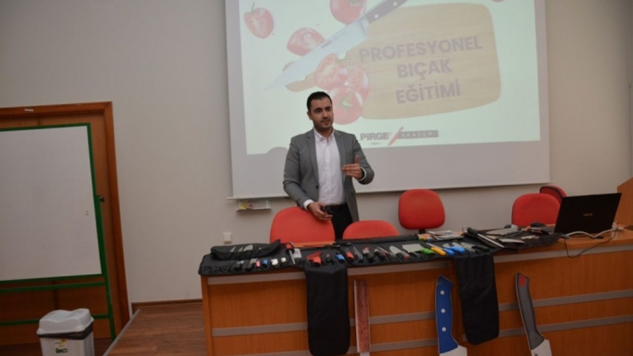 EMYO'da profesyonel bıçak kullanım eğitimi verildi