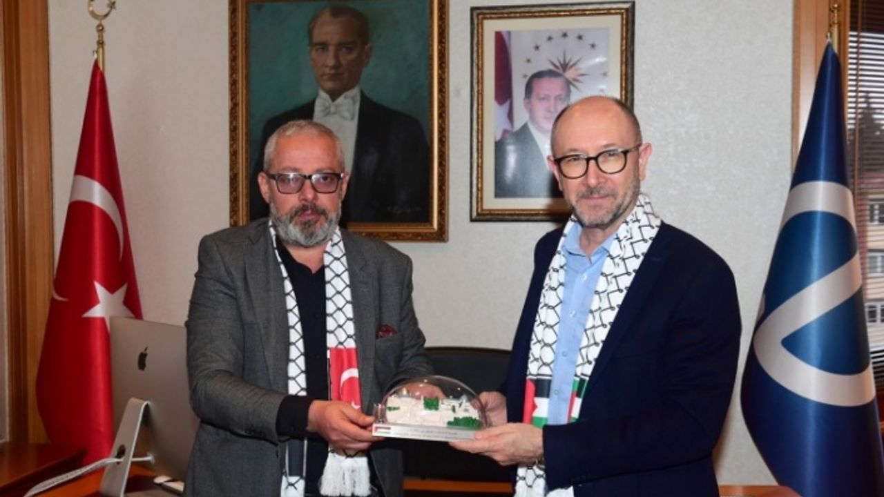 Filistin Yardımlaşma ve Dayanışma Derneği’nden Rektör Erdal’a teşekkür ziyareti