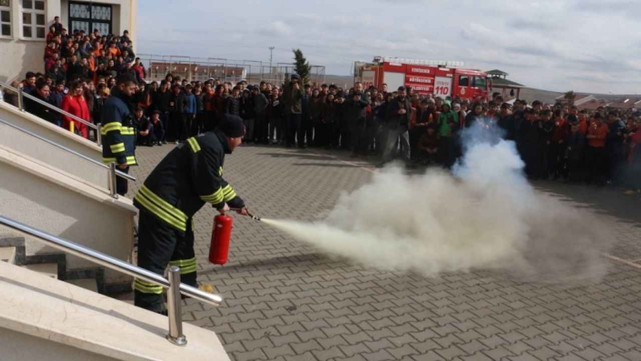 İtfaiye ekipleri 10 ayda bin 562 yangına müdahale etti