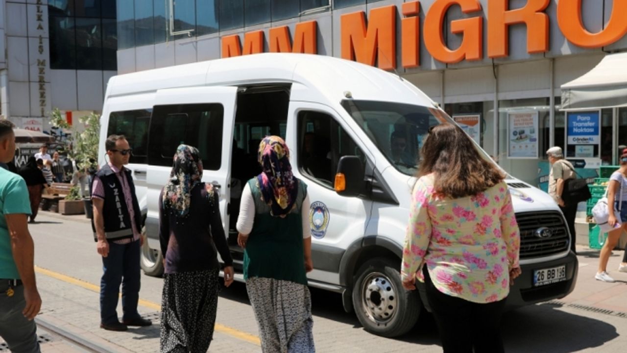 Zabıtadan dilenci operasyonu! Yaklaşık 50 bin lira ele geçirildi