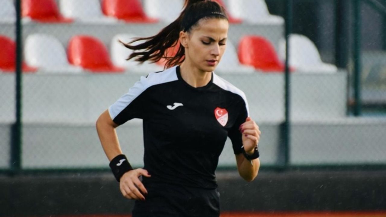 ESTÜ'den Merve Turan, FIFA Hakemi Listesi'nde yer aldı