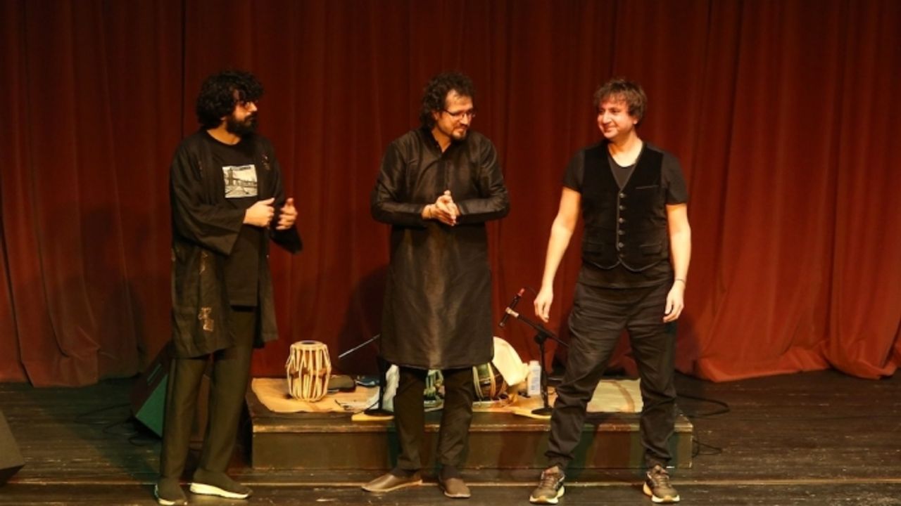Caz Geceleri'nde Gürkan Özkan Trio rüzgarı esti
