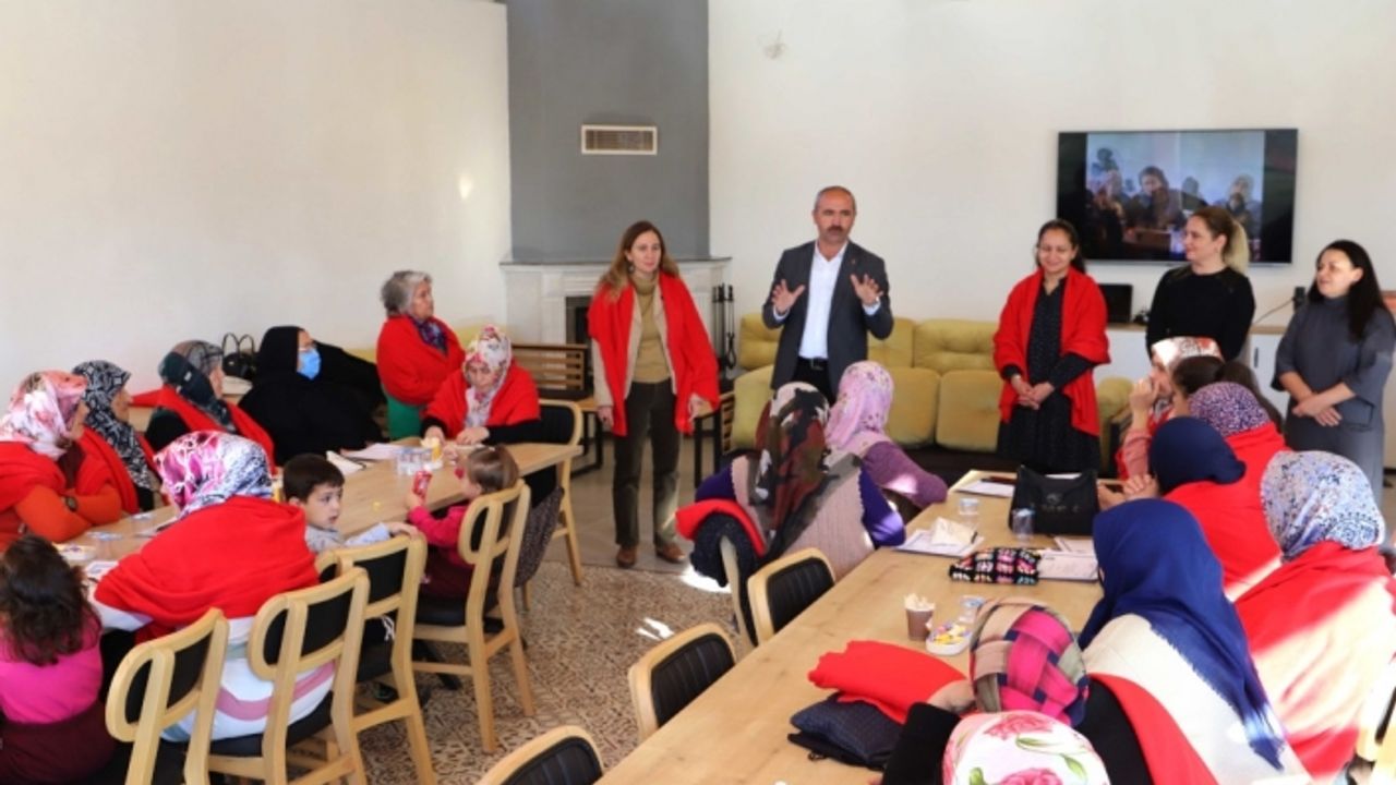 Kadın sağlığı semineri alan Mihalıççıklı kadınlar sertifikalarını aldı
