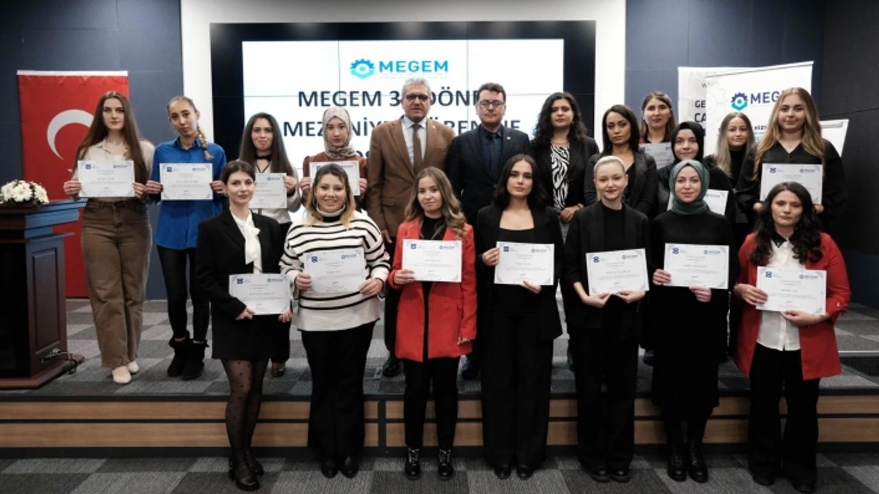 MEGEM 34'üncü dönem mezunlarını verdi