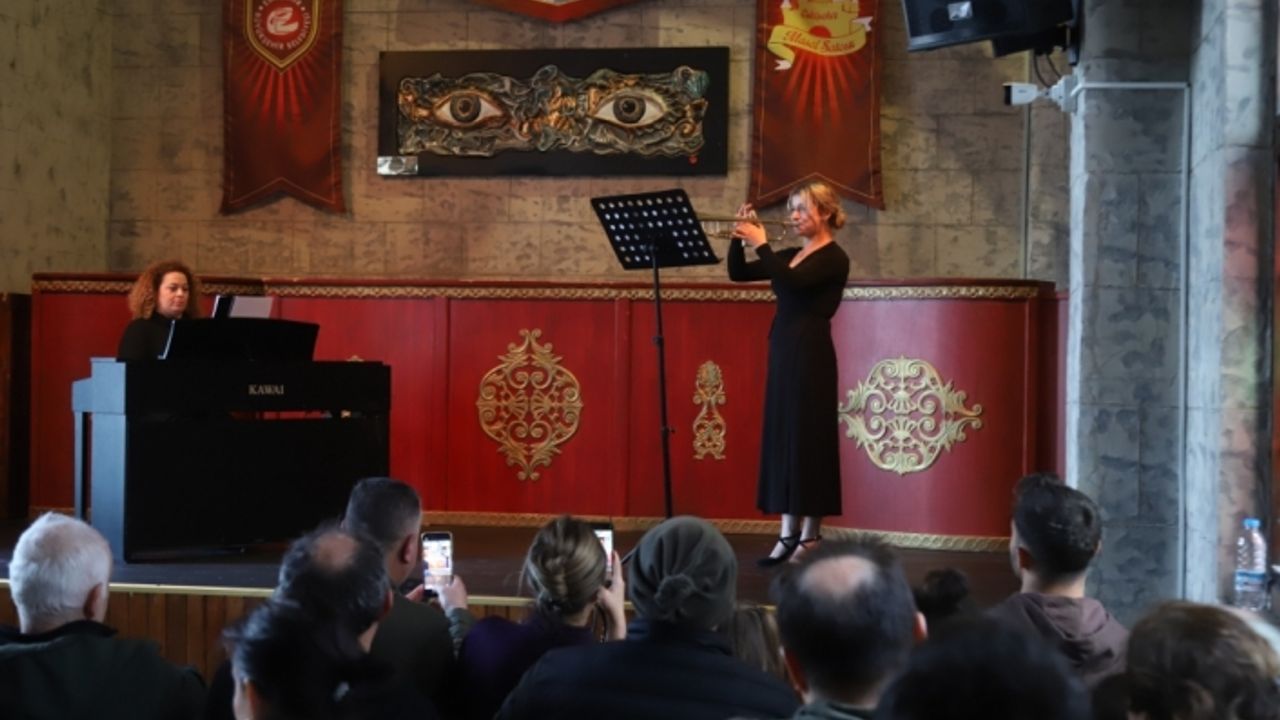 Şatoda Müzik yılın ilk konserini verdi