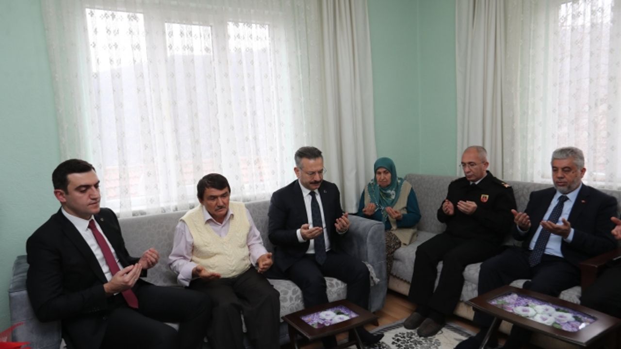 Vali Aksoy'dan şehit ailesine büyük vefa