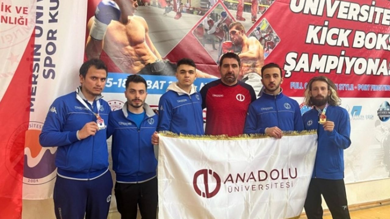 Anadolu Üniversitesi sporcuları madalya ile döndü