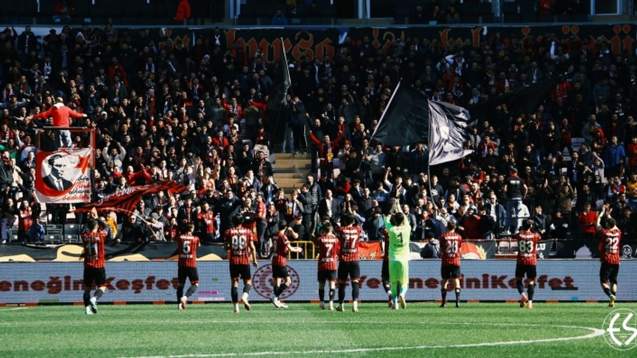 Şimşeklerden gol yağmuru! Eskişehirspor 5-0 Yunusemrespor