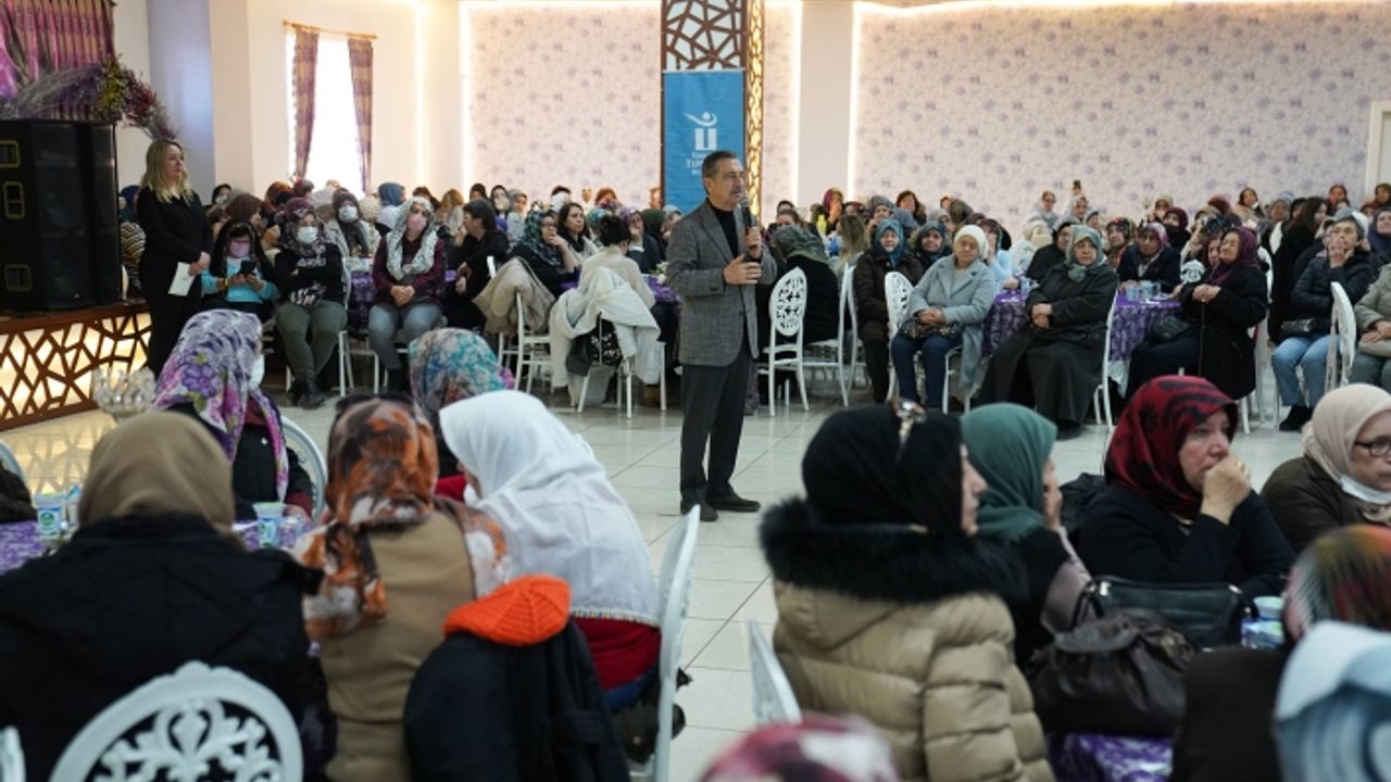 Tepebaşı'nda dualar depremde hayatını kaybedenlere edildi