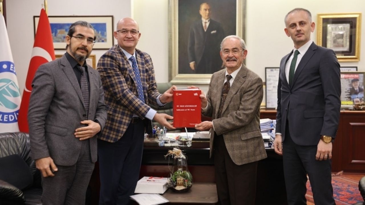TÜİK Eğitim Araştırma Merkezi Müdürü Boranoğlu'ndan Büyükerşen'e ziyaret