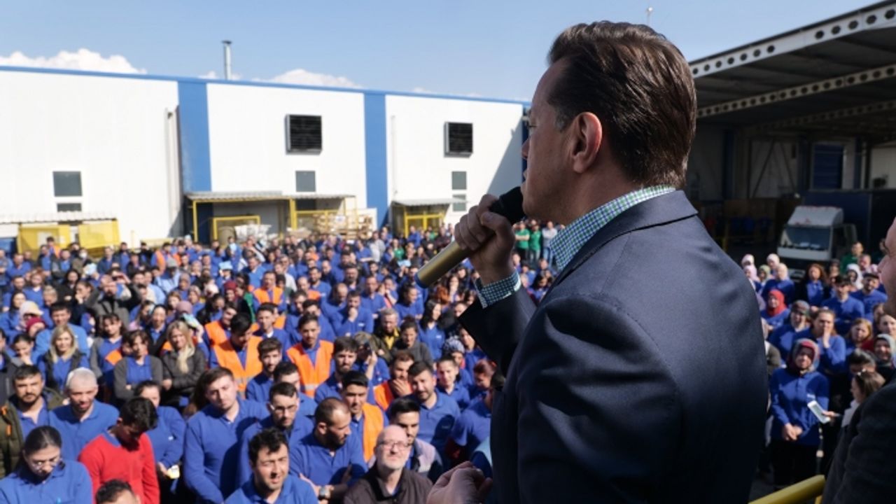 AK Parti adayları fabrika işçileriyle bir araya geldi