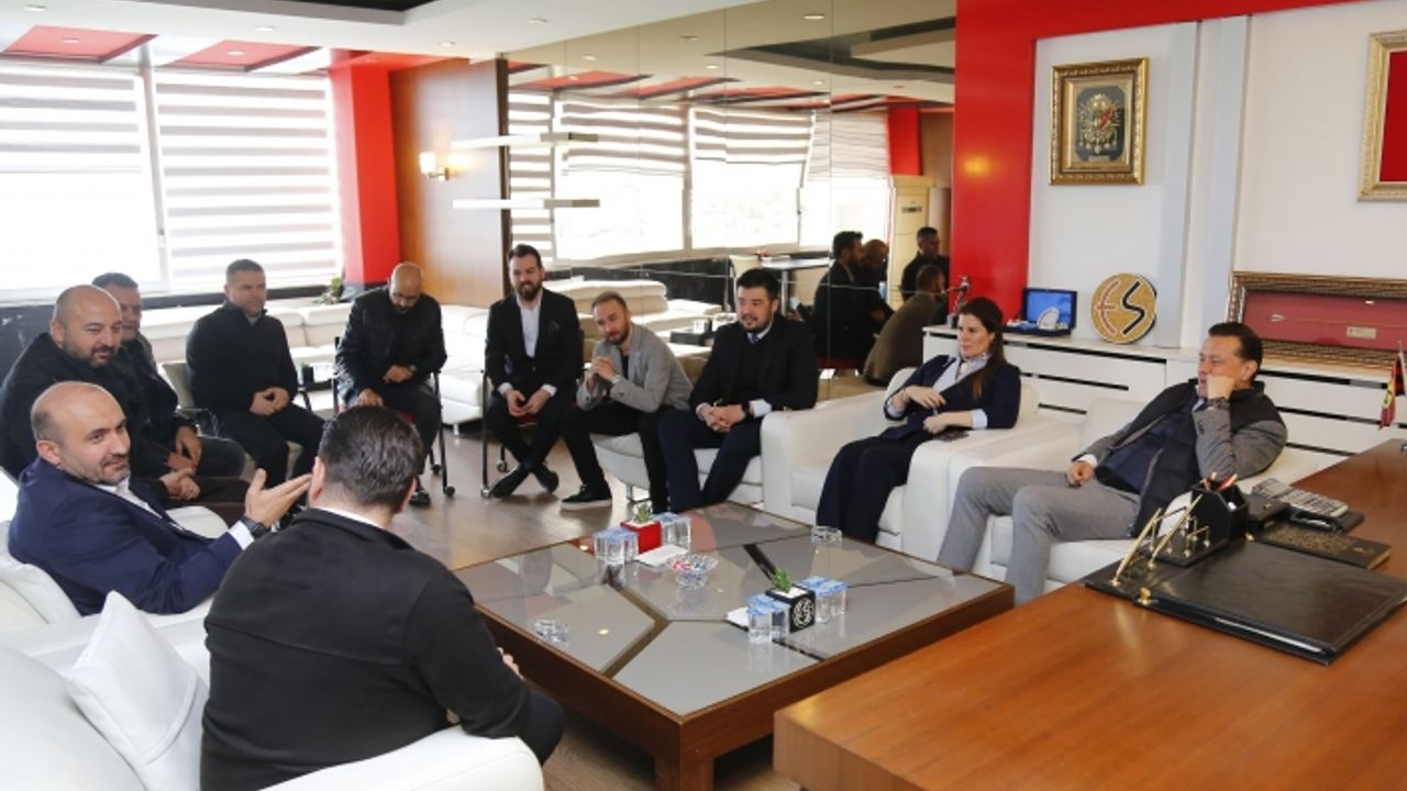 Eskişehirspor Nebi Hatipoğlu ve AK Parti yönetimini ağırladı