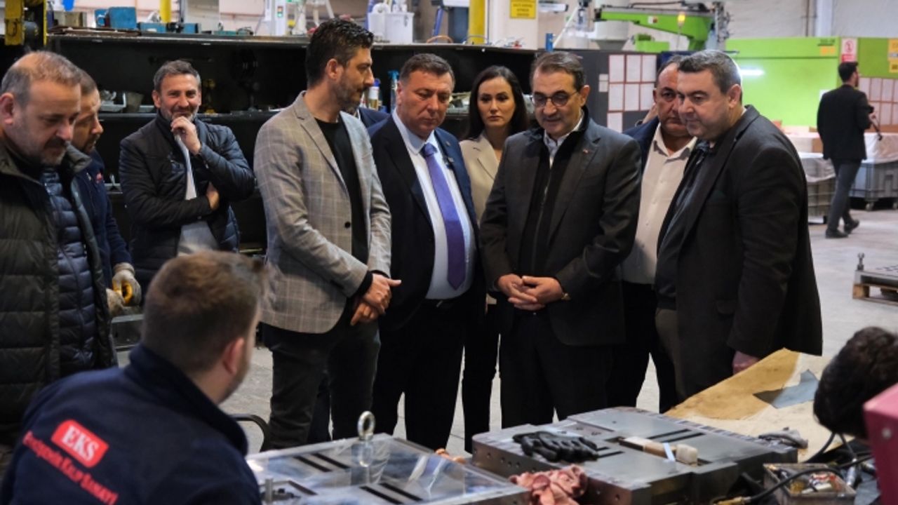 Özkan Alp fabrika yöneticileri ve işçilerle bir araya geldi