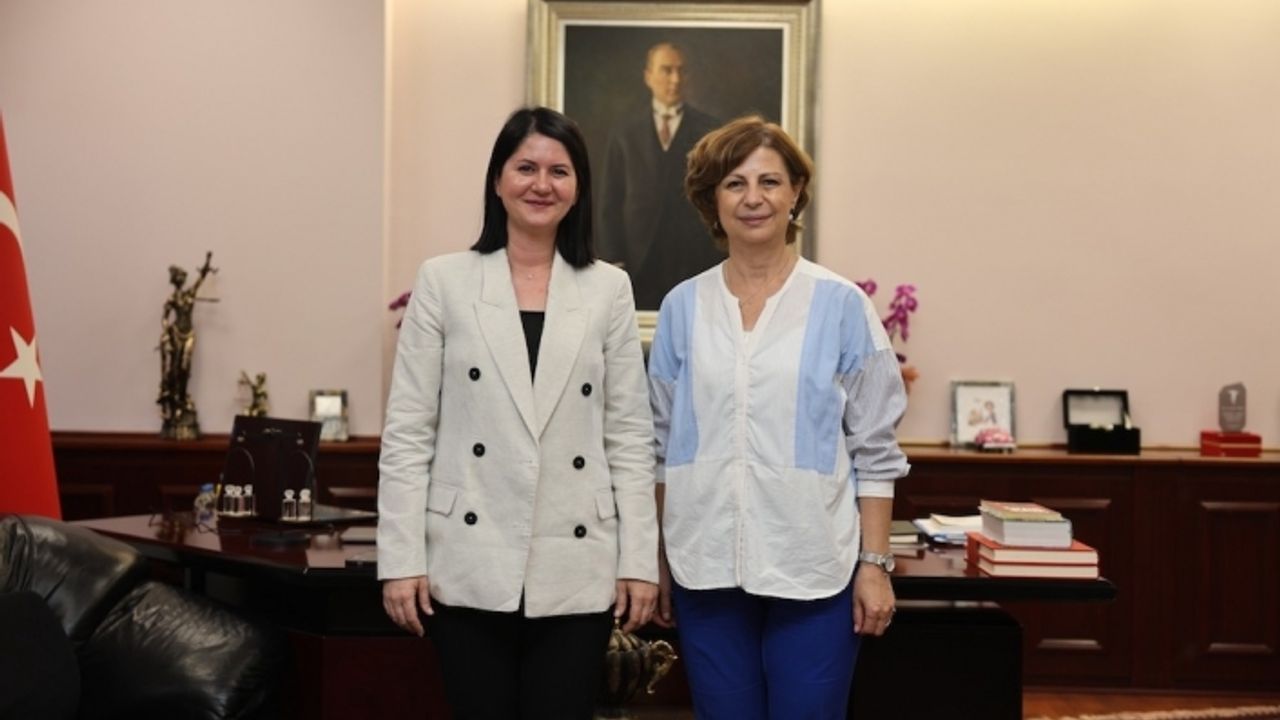 Başkan Akın'dan Ayşe Ünlüce'ye ziyaret