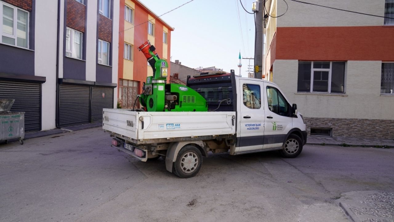 Tepebaşı'nda ilaçlama çalışmaları sürüyor