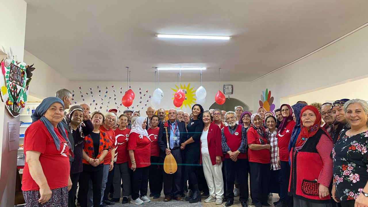 Odunpazarı’nın minikleri ve koca çınarları Cumhuriyet coşkusunu yaşadı