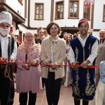 'Geçmişin Zarafeti' Sergisi törenle açıldı