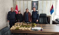Kezban teyzenin ördüğü çoraplar yürekleri de ısıttı