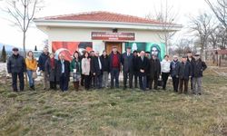 Kurt, genel seçim öncesi kırsal mahalleleri ziyaret etti