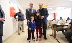 Vali Erol Ayyıldız'dan KYK yurdundaki depremzedelere ziyaret