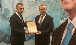 AK Parti ilçe başkanları Emre Aydın ve Ümit Sezer oldu