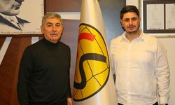 Es Es'te hoca görevden alındı