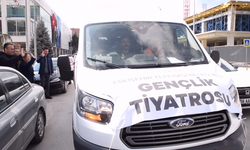 Gençlik Tiyatrosu ekibi Hatay'a uğurlandı