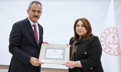 Bakan Özer'den Pervin Töre'ye başarı belgesi