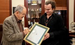 Mikro ressamdan Büyükerşen'e mikro portreli teşekkür