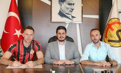 Eskişehirspor iki ismi renklerine bağladı
