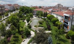 Tepebaşı yeşil alanlarıyla nefes aldırıyor