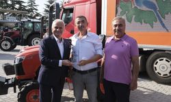 Tarım Fuarı'nda stand açan üyelere teşekkür plaketi