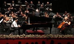 Senfoni Orkestrası'ndan etkileyici konser
