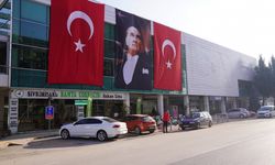 Tepebaşı Türk bayrakları ve Atatürk posterleriyle donatıldı