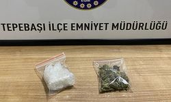 Ekiplerin şüphelenerek durdurduğu 2 kişinin üstünden uyuşturucu çıktı