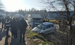 Kalabak Su kamyonu ile otomobil çarpıştı: 1'i ağır 3 yaralı