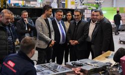 Özkan Alp fabrika yöneticileri ve işçilerle bir araya geldi
