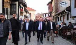 Özkan Alp Odunpazarı sokaklarında vatandaşlarla buluştu