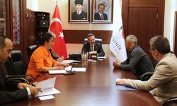 Vali Aksoy 'Halk Günü'nde vatandaşlarla bir araya geldi