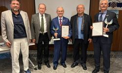 Yılmaz Büyükerşen'e onursal üyelik ödülü