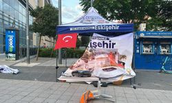 AK Parti standına çirkin saldırı