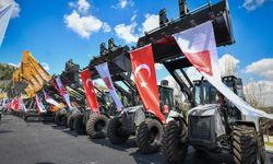 Başkan Ünlüce araç teslim törenine katıldı
