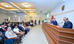 Vali Aksoy YKS'de dereceye giren öğrencileri tebrik etti