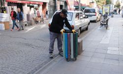 Atık plastikler çöp kovasına dönüştürüldü