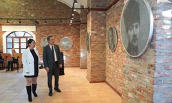 String Art Atatürk Sergisi törenle açıldı